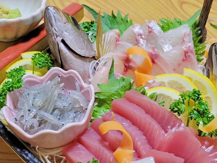 番上屋 生シラスとお刺身